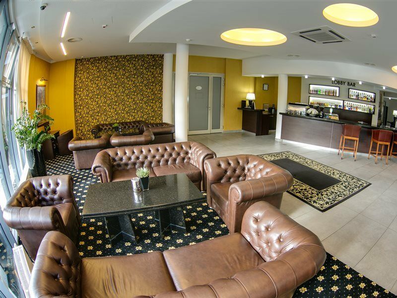 Hotel Business Faltom Gdynia Rumia Exterior foto